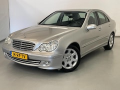 Mercedes-Benz C-klasse - 180 K. Elegance / NL-auto / Facelift / Trekhaak