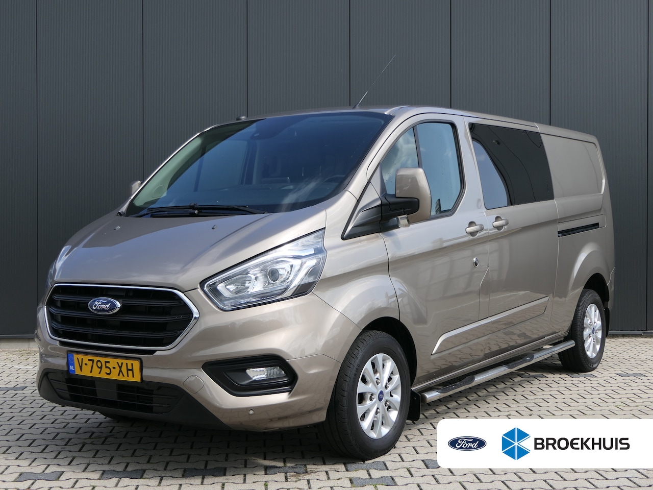 Ford Transit Custom - 300 2.0 TDCI L2H1 Limited DC | Automaat | Dubbele Cabine | Leder | Trekhaak | Camera | Nav - AutoWereld.nl