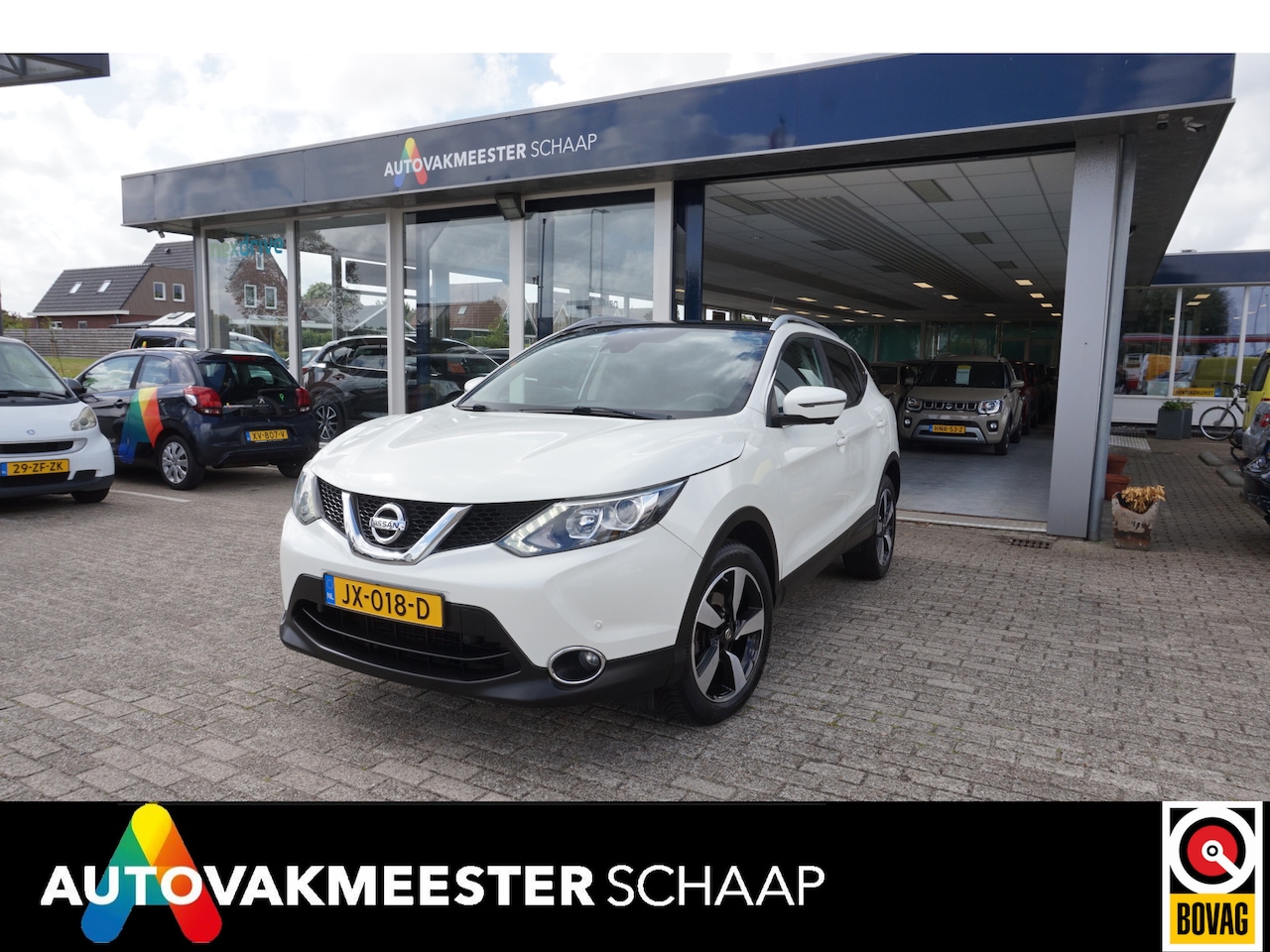 Nissan Qashqai - 1.6 N-Connecta 1.6 N-Connecta ,org nl , Incl 12 mnd bovag garantie. navi,camera,panodak,trekhaak,1500 tre - AutoWereld.nl