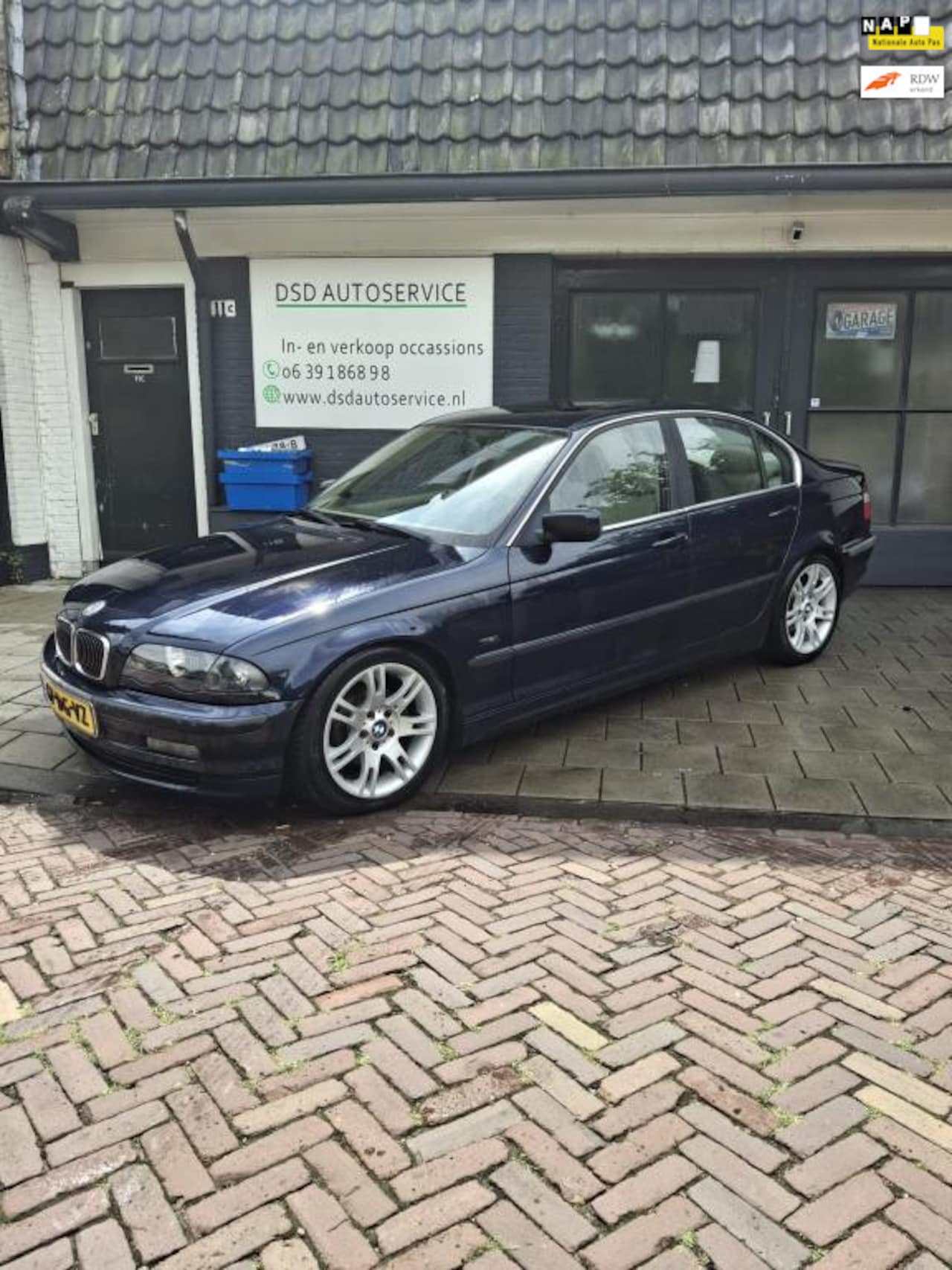 BMW 3-serie - 320 i 320i - AutoWereld.nl