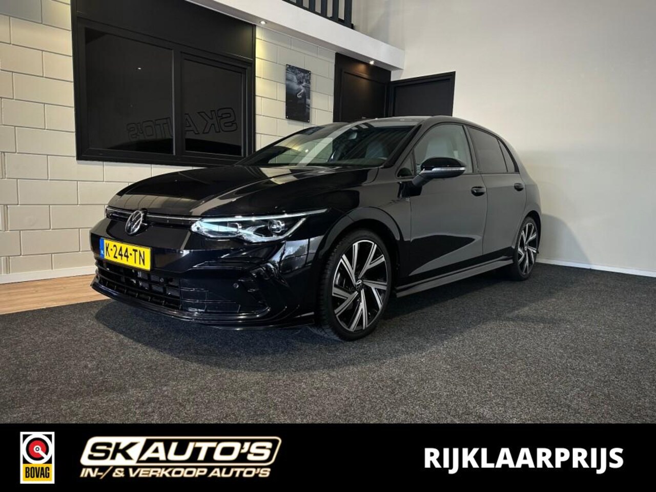 Volkswagen Golf - 1.5 TSI R-LINE LED l CLIMA l STOEL/STUURVERW l SFEERVER l 18INCH - AutoWereld.nl