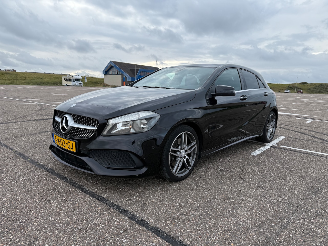 Mercedes-Benz A-klasse - 250 AMG Nightline Edition Pano Keyless Entry 211PK 18' - AutoWereld.nl