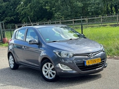 Hyundai i20 - 1.2i i-Deal /Trekhaak/Airco/
