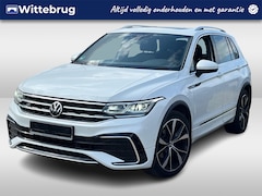 Volkswagen Tiguan - 1.5 TSI 150pk DSG R-Line / Panoramadak / 20" LMV / Camera / Stuur en Stoelverwarming V+A /