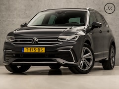 Volkswagen Tiguan - 1.5 TSI R-Line 150Pk Automaat (2X R-LINE, PANORAMADAK, ALCANTARA, APPLE CARPLAY, STUUR/STO