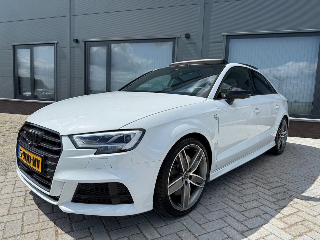 Audi S3 - Limousine 2.0 TFSI|Pano|Facelift|ACC|B&O|Led|Camera voor+Achter|19inch| - AutoWereld.nl
