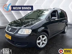 Volkswagen Touran - 2.0 16V FSI Highline Aut Stoelvw Clima Trekhaak