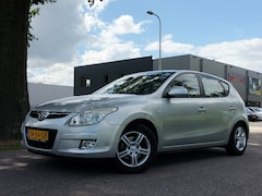 Hyundai i30 - 1.6i Dynamic