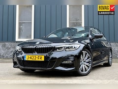 BMW 3-serie - 318i M-Sport Rijklaarprijs-Garantie Navigatie Leder sport interieur Live Cockpit Plus