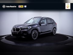 BMW X1 - 20iA Xdr.M-SPORT High Executive PANO | HEAD UP | LEDER | FULL LED | STOELVERW | DAB | NAVI