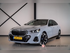 BMW 5-serie - 530e M-Sport Pro | Panorama | Comfort Zetels | B&W | Trekhaak | Stoelvent. | Driving Ass.