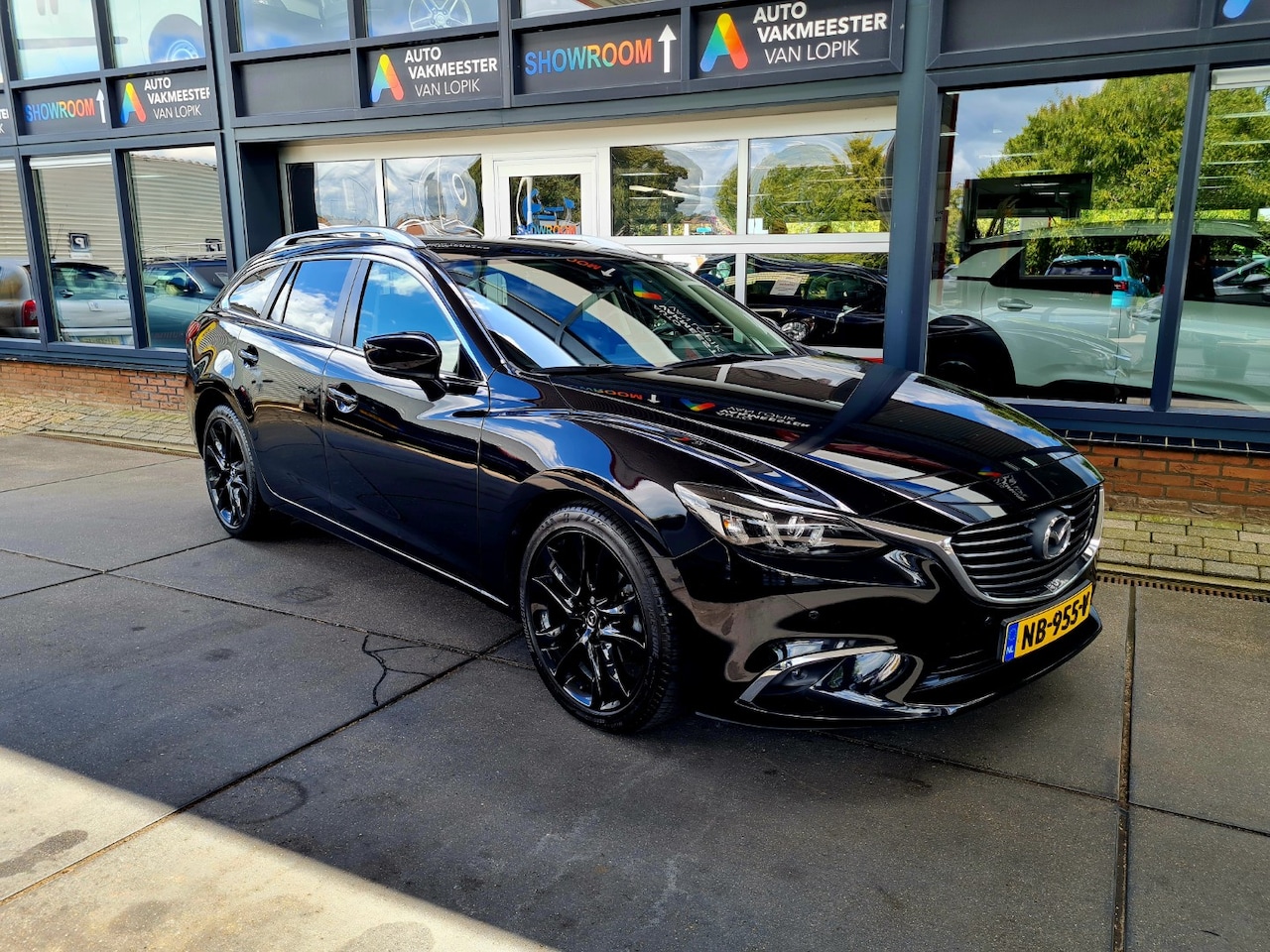 Mazda 6 Sportbreak - 2.0 SKYACTIV-G 165PK GT Limited All -in prijs + 6mnd garantie. - AutoWereld.nl