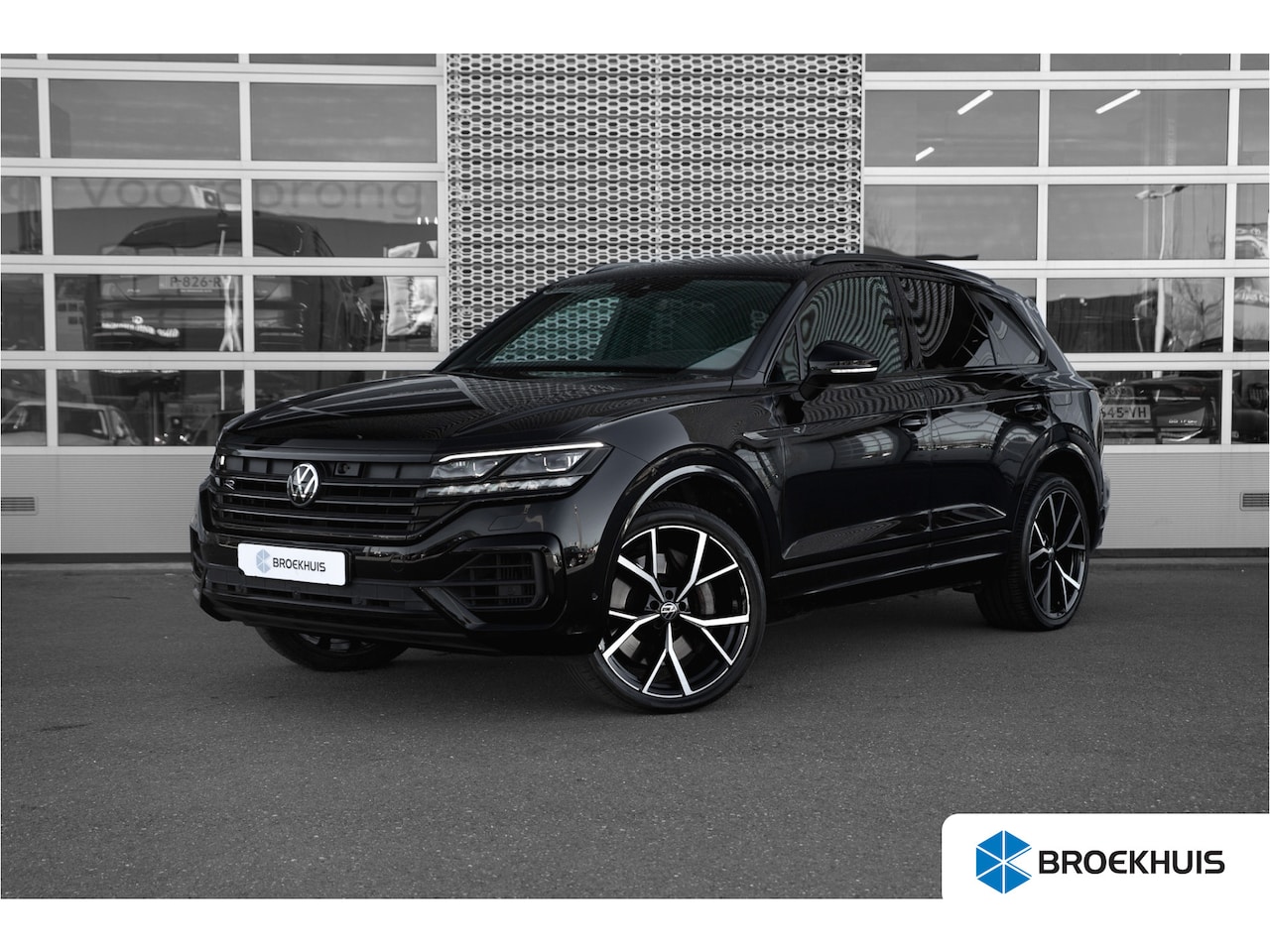 Volkswagen Touareg - 3.0 TSi 4MOTION R | Audio installatie premium | Comfortstoel(en) | Cruise control adaptief - AutoWereld.nl