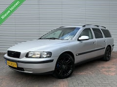 Volvo V70 - 2.4 Comfort Line Airco Cruise Trekhaak Yongtimer 2001