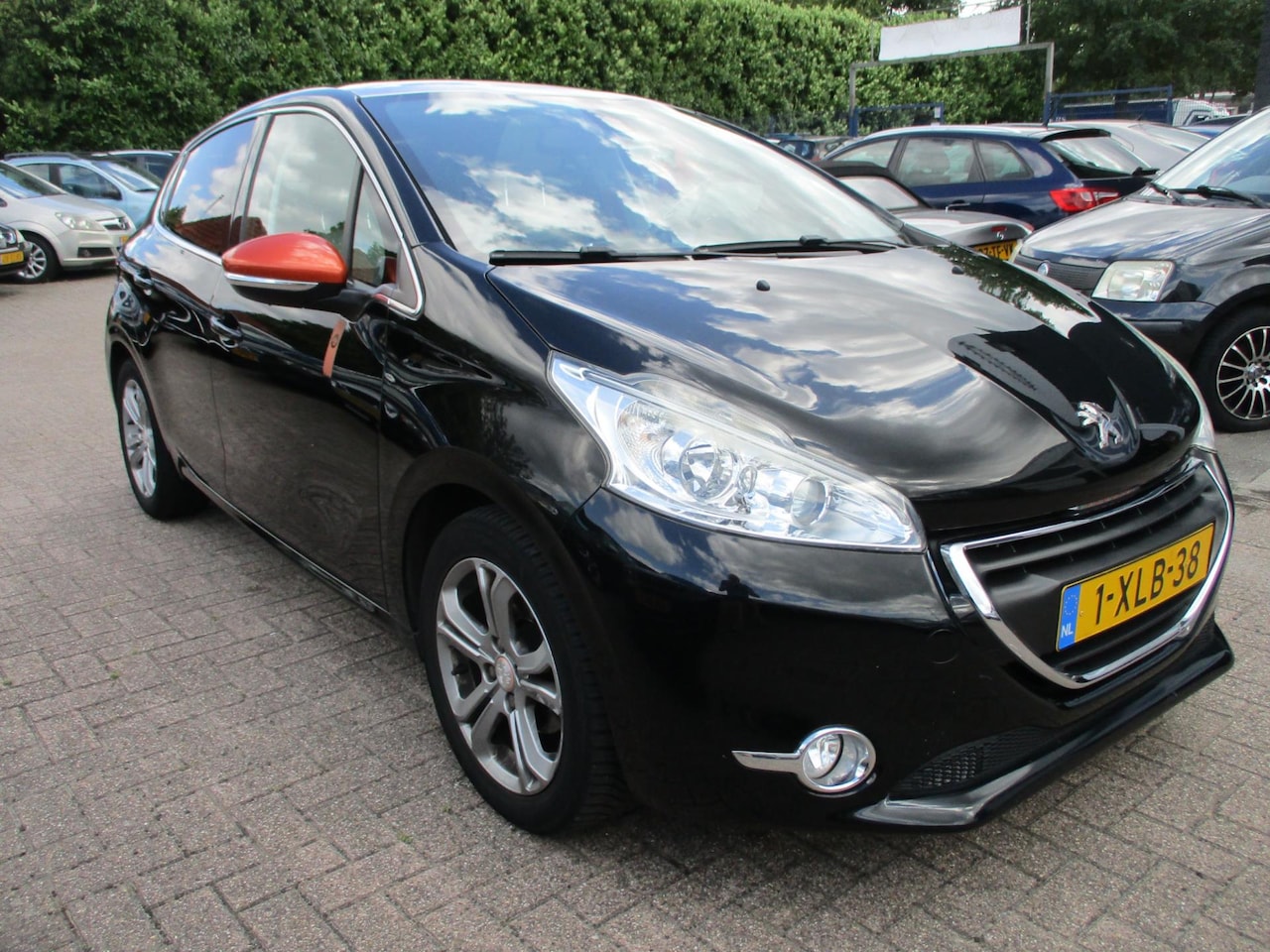 Peugeot 208 - 1.2 PureTech Roland Garros AUTOMAAT! - AutoWereld.nl