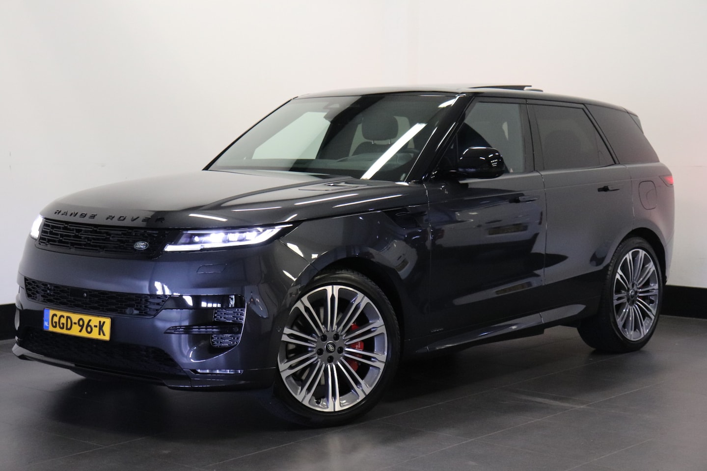 Land Rover Range Rover Sport - 3.0 P550e Autobiography Black Pack | Massage | 23'' | 360 Camera | Pano | Meridian 3D | €1 - AutoWereld.nl