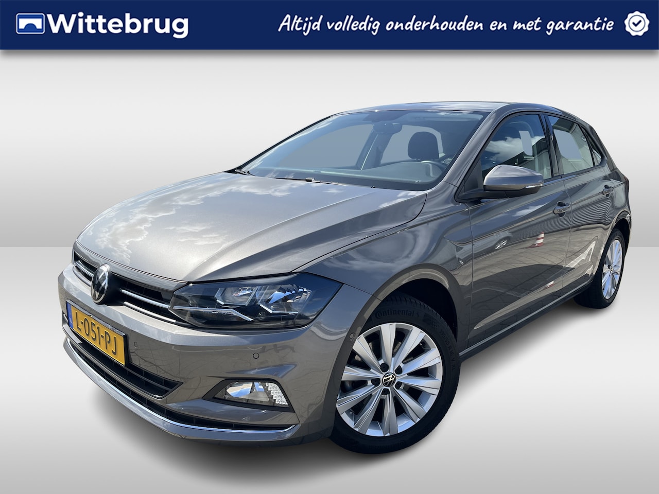 Volkswagen Polo - 1.0 TSI 110pk DSG Highline / Navigatie / Parkeersensoren / Clima / 16" LMV - AutoWereld.nl