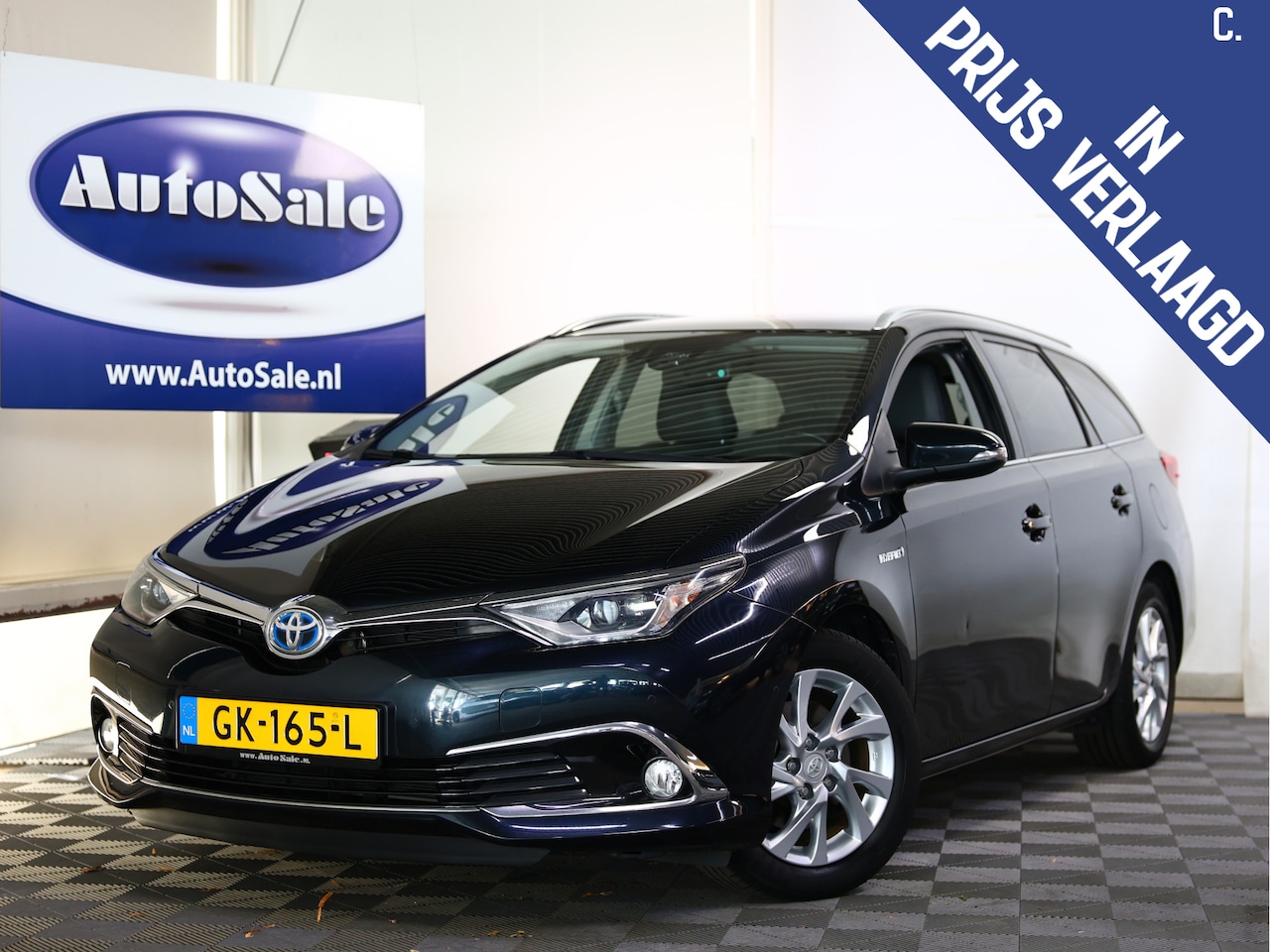 Toyota Auris Touring Sports - 1.8 Hybrid PANO NAVI CAMERA LEDER '15 - AutoWereld.nl