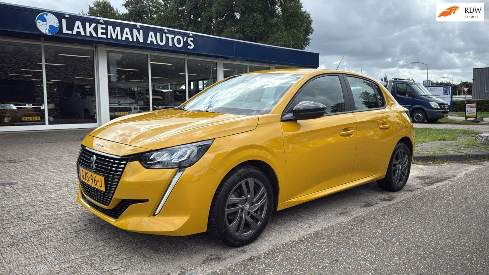 Peugeot 208 - 1.2 PureTech AUTOMAAT Allure Pack Yellow Line Huurkoop Inruil APK Garantie - AutoWereld.nl