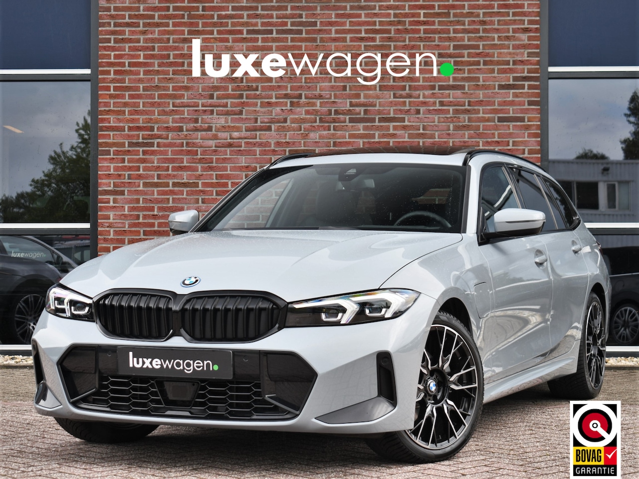 BMW 3-serie Touring - 330e xDrive M-Sport Pano ACC Trekh HUD HiFi Leder Brooklyngrau! - AutoWereld.nl