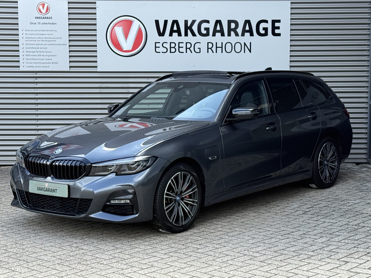 BMW 3-serie Touring - 320e M-SPORT,LASER-LED,SCHUIFDAK,SHADOWLINE - AutoWereld.nl