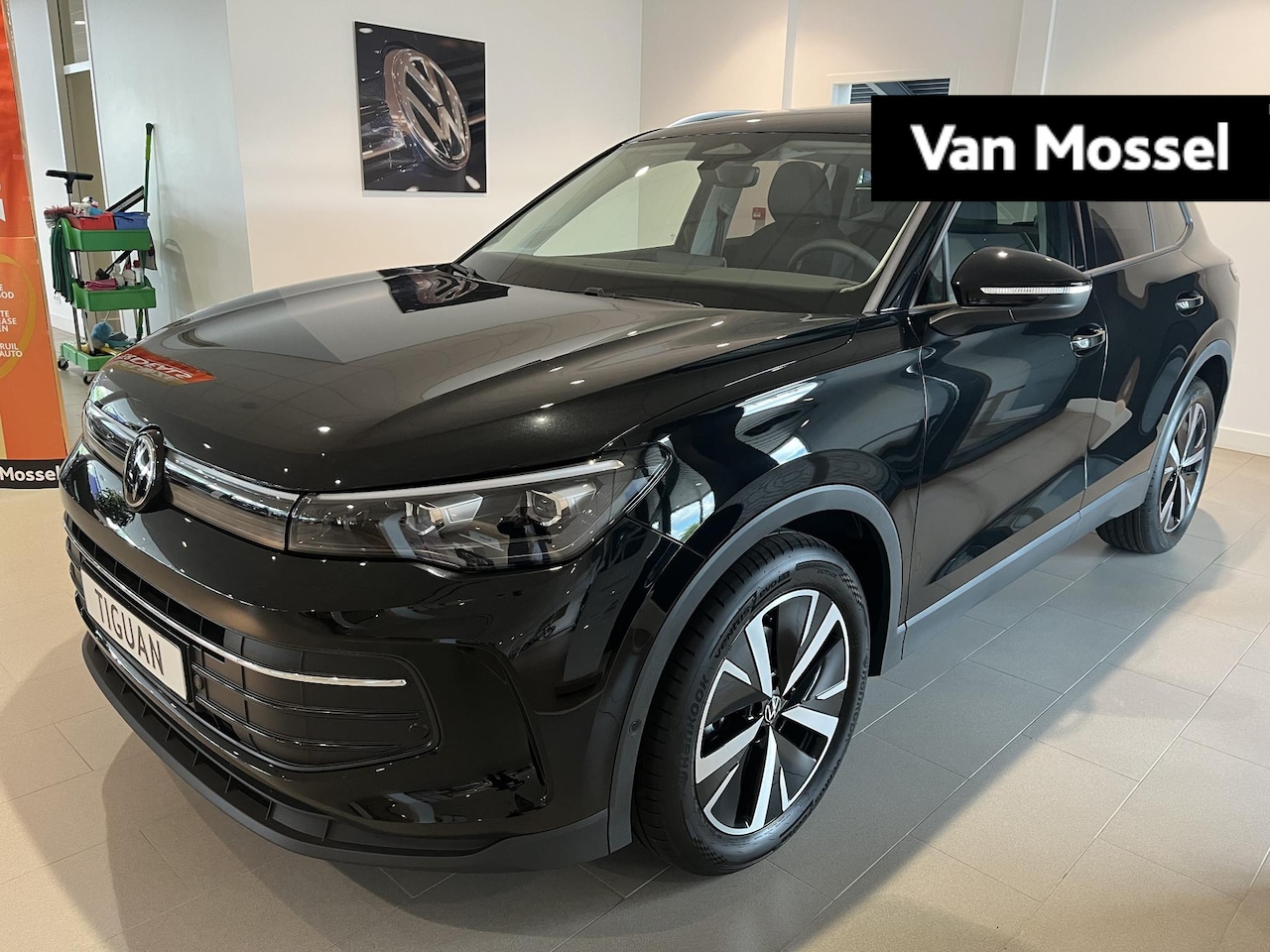 Volkswagen Tiguan - 1.5 eTSI Life Edition | Panoromadak | Comfortpack | Trekhaak | Carplay | Adaptieve Cruise - AutoWereld.nl