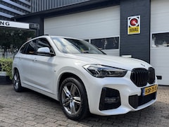 BMW X1 - xDrive25e High Executive M-Sport pano/leer/led/vol