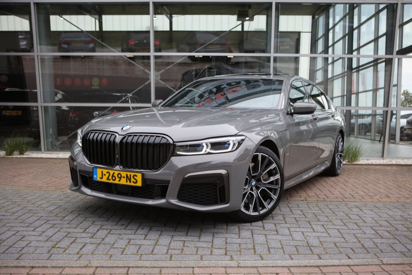 BMW 7-serie - 745e High Executive | Massage | Laser | Schuif/Kantel | - AutoWereld.nl