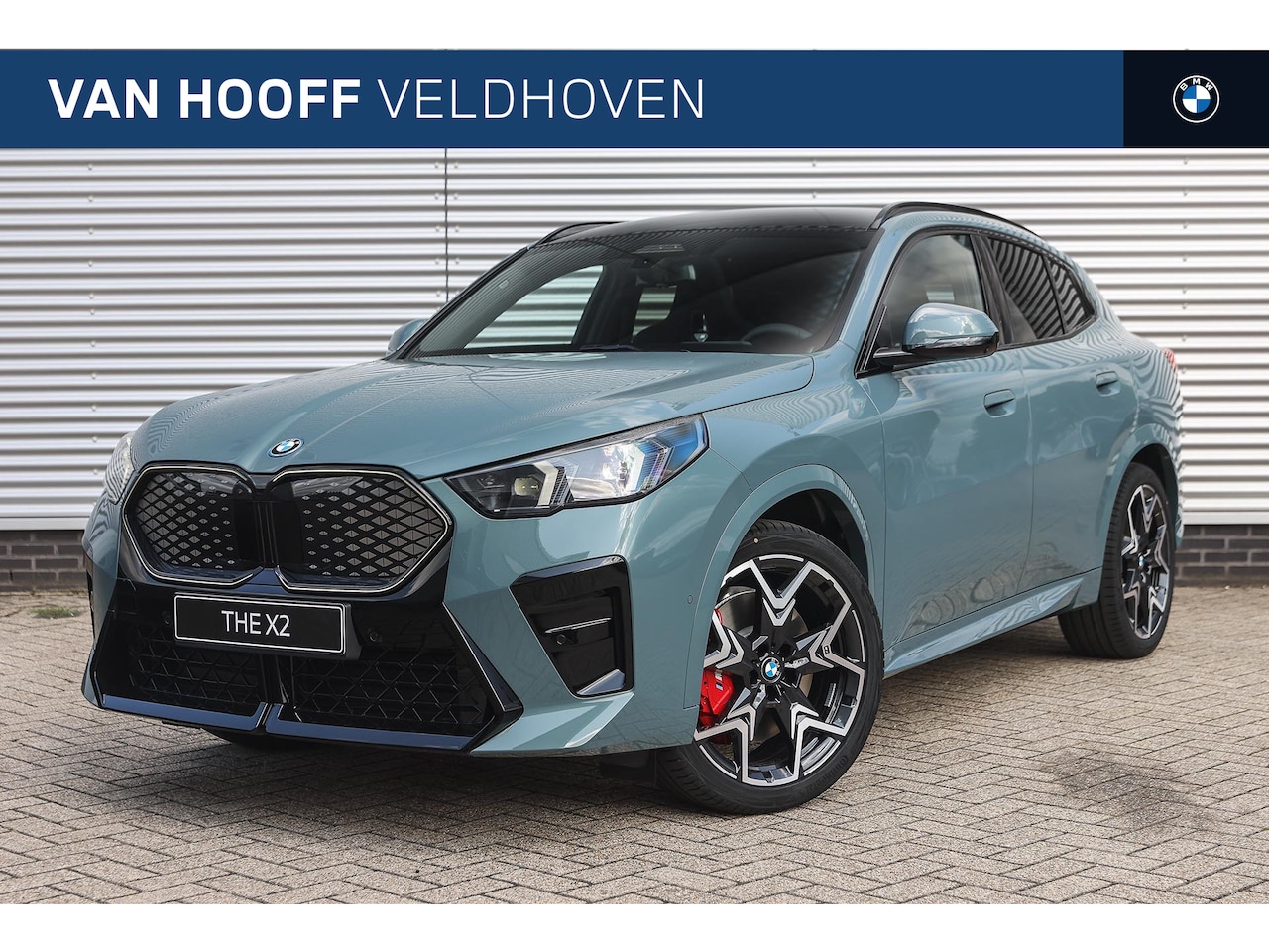 BMW iX2 - eDrive20 High Executive M Sport / Panoramadak / Trekhaak / 	M Sportstoelen / Adaptieve LED - AutoWereld.nl