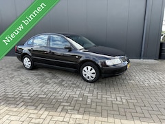 Volkswagen Passat - 1.6