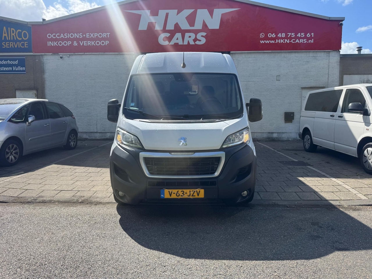Peugeot Boxer - 335 2.2 BlueHDi 165 L3H2 Pro Airco cruise Camera - AutoWereld.nl