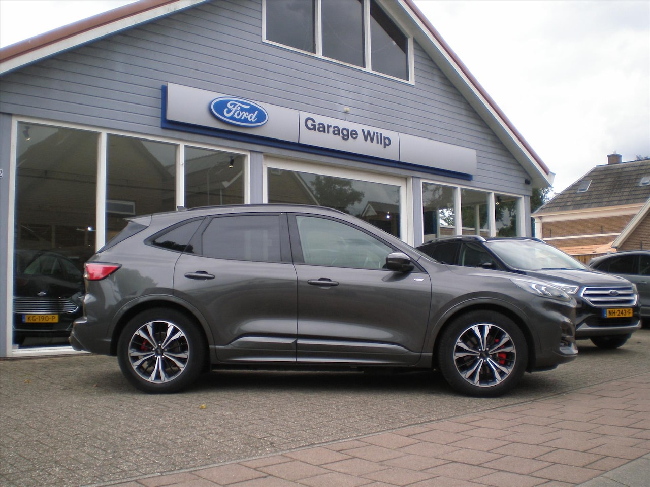 Ford Kuga - 2.5 PHEV e-CVT 225pk ST-Line X - AutoWereld.nl
