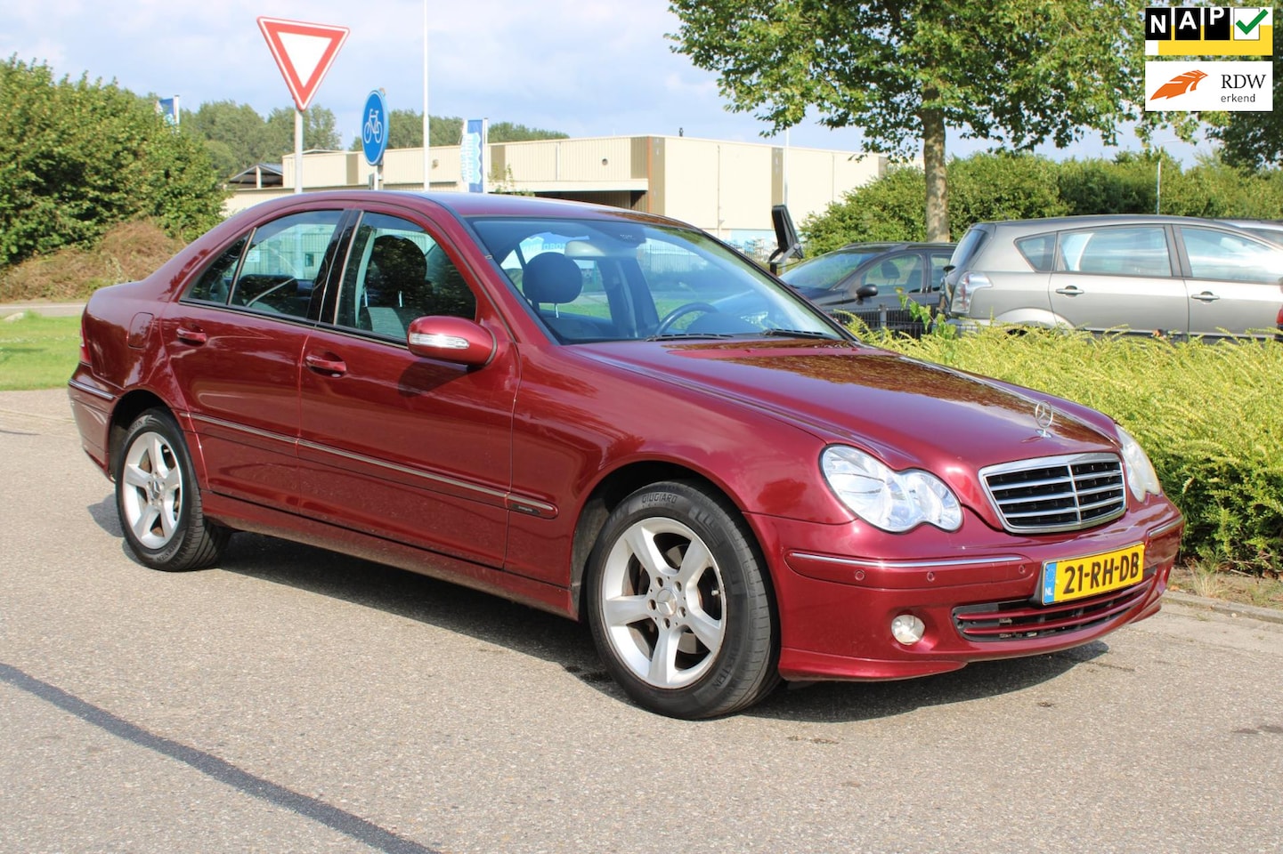 Mercedes-Benz C-klasse - 200 KOMPRESSOR/CLIMA AIRCO/CRUISE CONTROL/BLUETOOTH/LM-VELGEN/TREKHAAK/NAVIGATIE/nieuwe AP - AutoWereld.nl