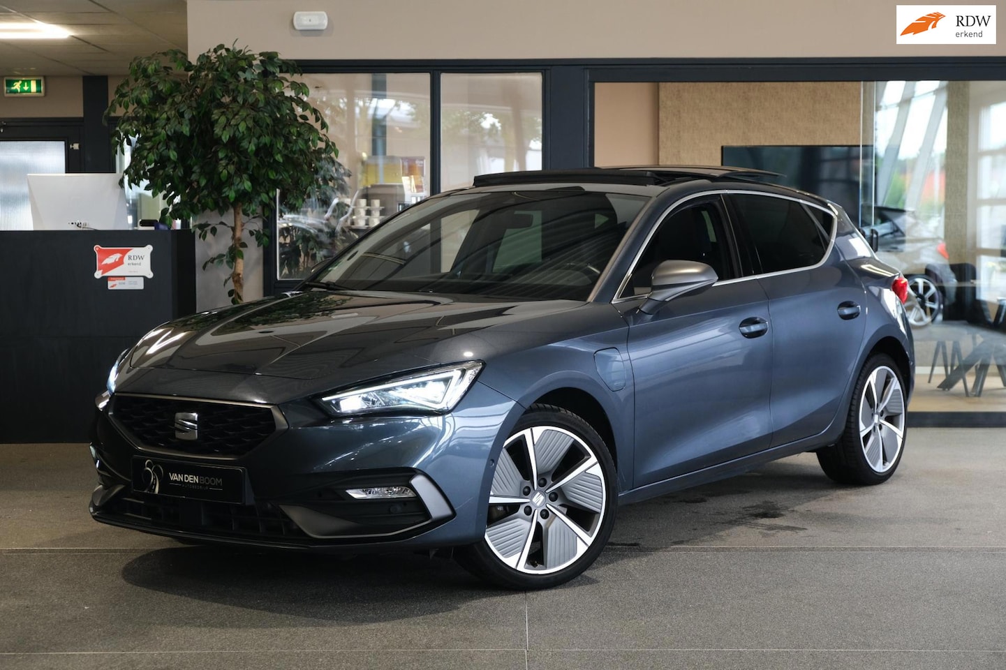 SEAT Leon - 1.4 TSI eHybrid FR 204pk Pano Leder Led Camera - AutoWereld.nl
