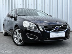 Volvo V60 - 2.0T Summum | Aut | ACC | BLIS | Pano | Leder | 11 | Xenon | Trekhaak | Volledig dealer on