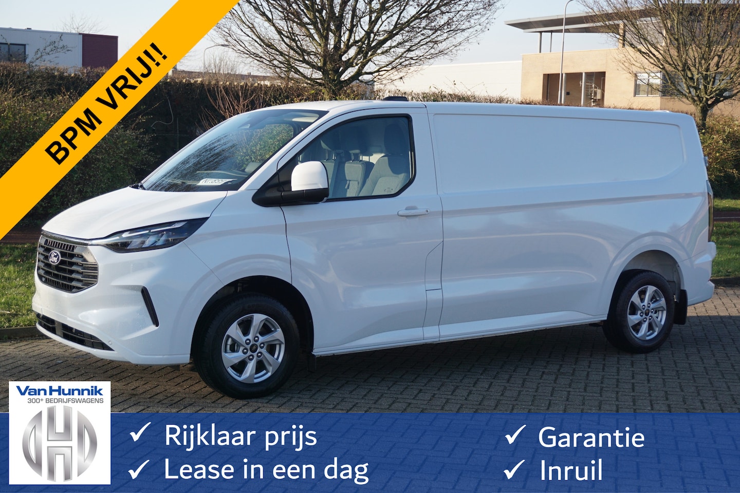 Ford Transit Custom - 300L 136PK Limited BPM VRIJ!! Apple CP/ Android A, LED, 16" LM, Trekhaak!! NR. 436 - AutoWereld.nl