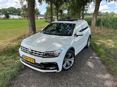 Volkswagen Tiguan - 1.4 TSI ACT Highline Business R | Volledig R-Line | Veel opties!