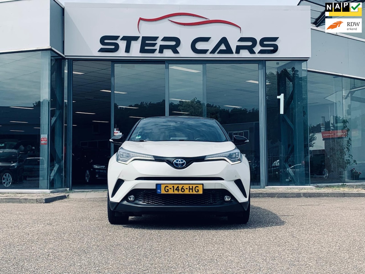 Toyota C-HR - 1.8 Hybrid Bi-Tone Plus 1.8 Hybrid Bi-Tone Plus, Leer, Dodehoek Sensoren, Stoelverwarming, Navi - AutoWereld.nl
