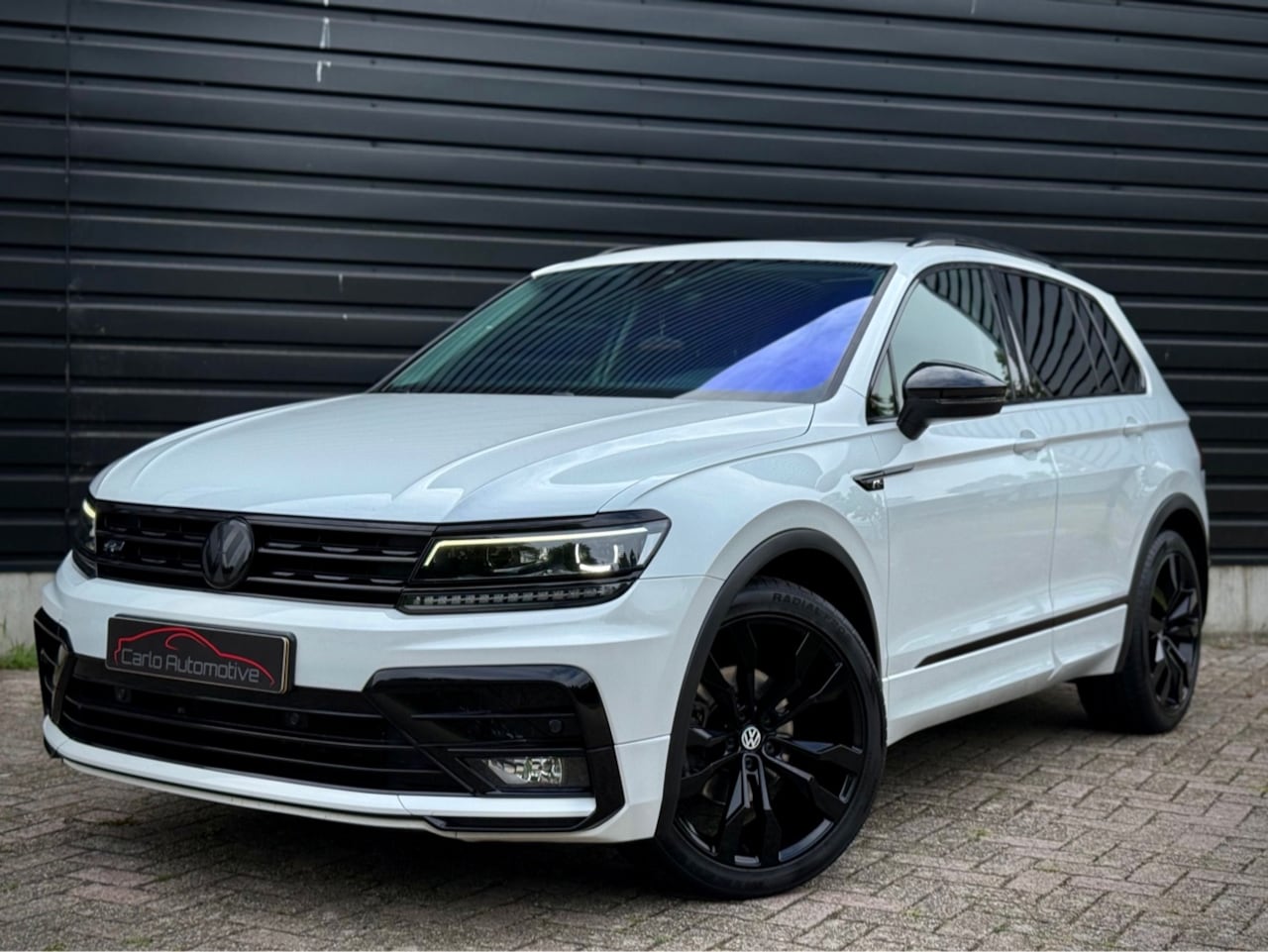Volkswagen Tiguan - 1.4 TSI R-LINE PANO|VIRUAL|ACC|LANE|STOELVERW - AutoWereld.nl