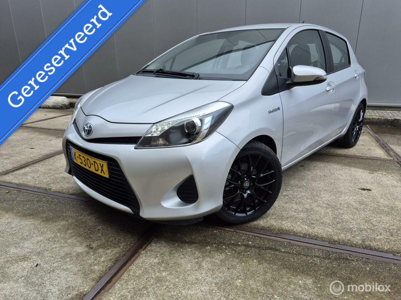 Toyota Yaris - 1.5 Full Hybrid Comfort Automaat / Camera / Airco - AutoWereld.nl