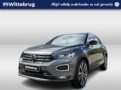 Volkswagen T-Roc - 1.5 TSI 150pk DSG R-Line / Virtual Cockpit Pro / Trekhaak Afneembaar / LED / Camera / 19"