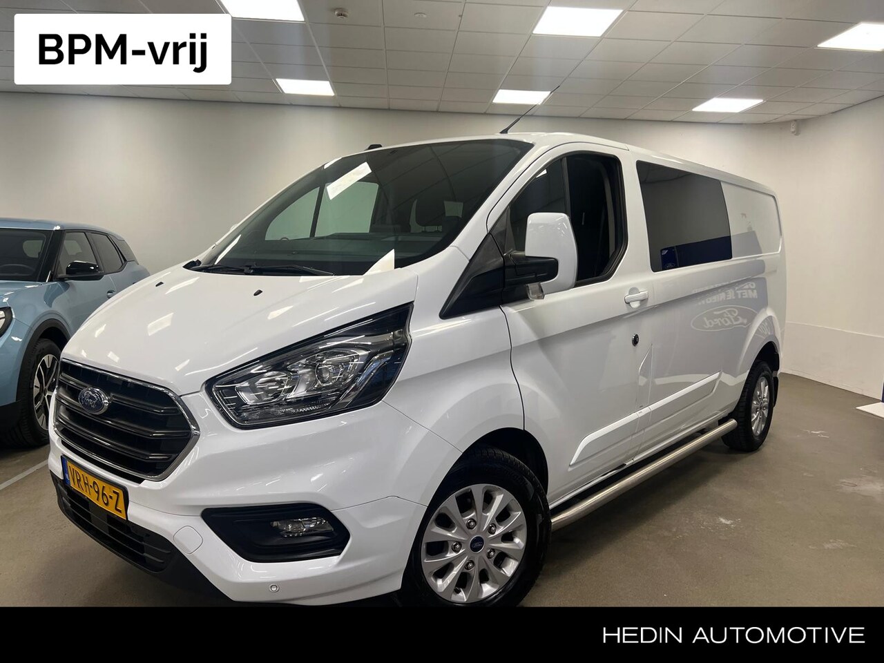 Ford Transit Custom - 300 L2H1 Limited DC | 6-zits | Sidebars | Stoelverwarming | Airco - AutoWereld.nl