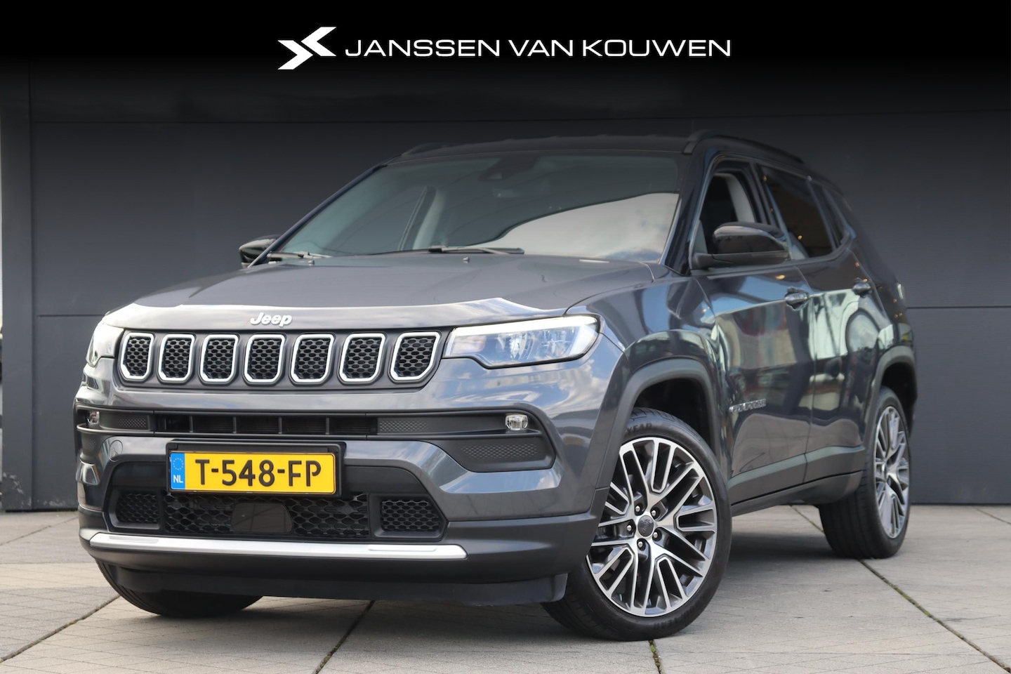 Jeep Compass - 1.5T e-Hybrid Limited / Navigatie / Adaptive cruise / Camera / 19'' velgen - AutoWereld.nl