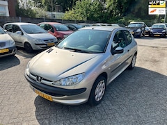 Peugeot 206 - 1.4 One-line // Nieuwe APK // Airco