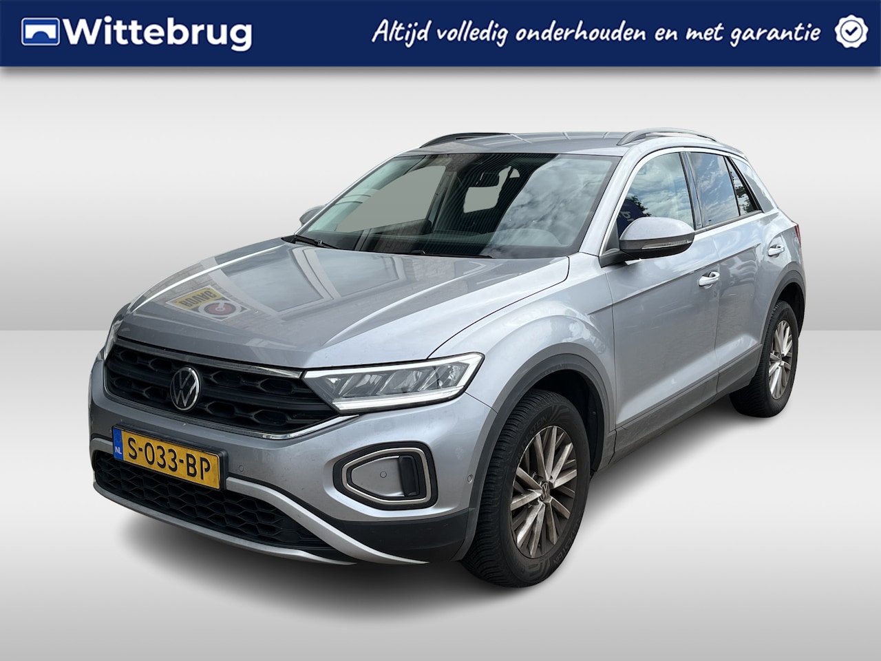 Volkswagen T-Roc - 1.0 TSI Life Business / ADAPT. CRUISE/ LED/ 15" LMV/ DAB/ NAVI/ PARK. SENSOREN + CAMERA/ C - AutoWereld.nl