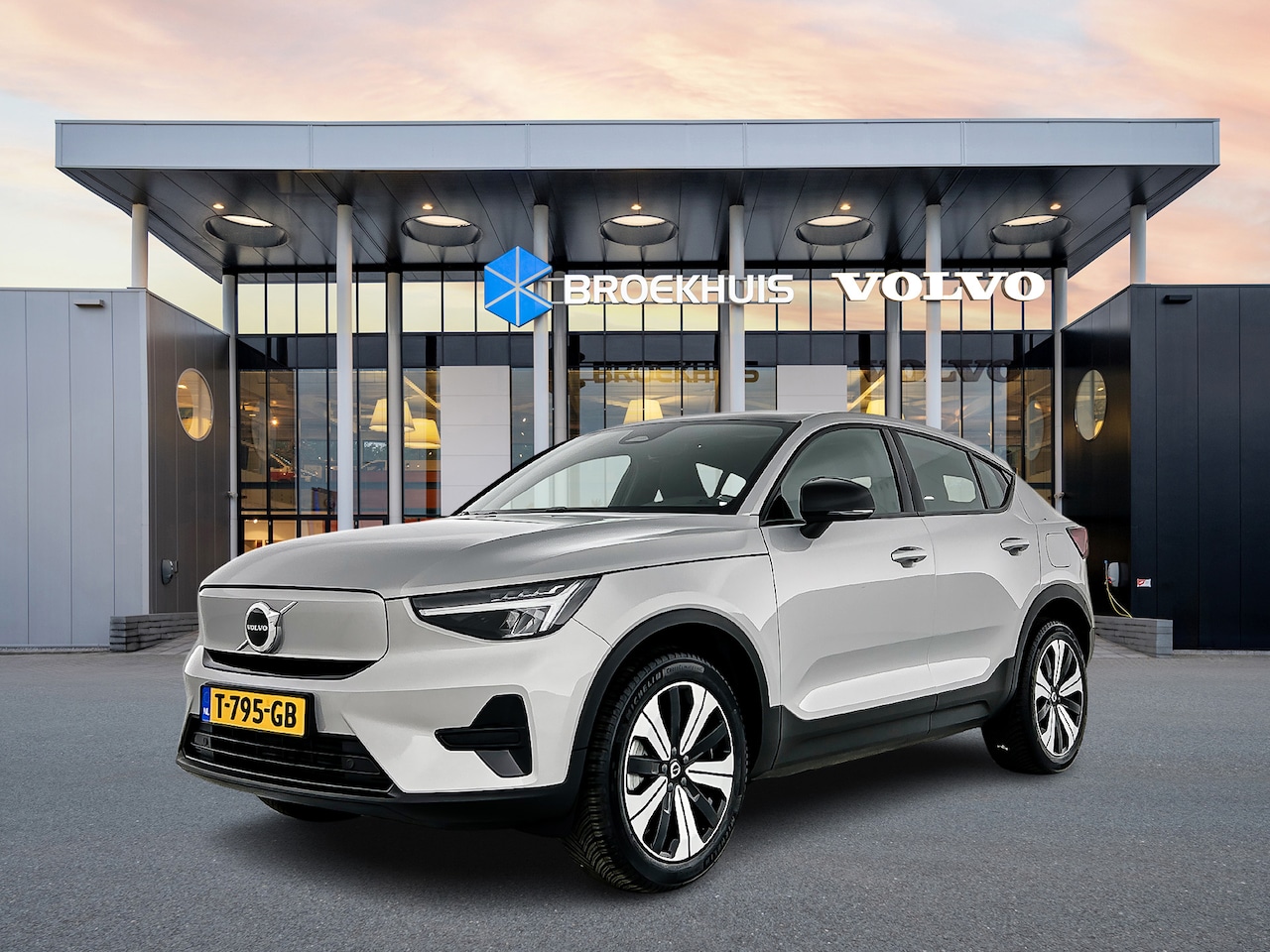 Volvo C40 - Single Motor Core 69 kWh | 19' | Allseasons | Stoel/stuurverwarming | Panoramadak | Parkee - AutoWereld.nl