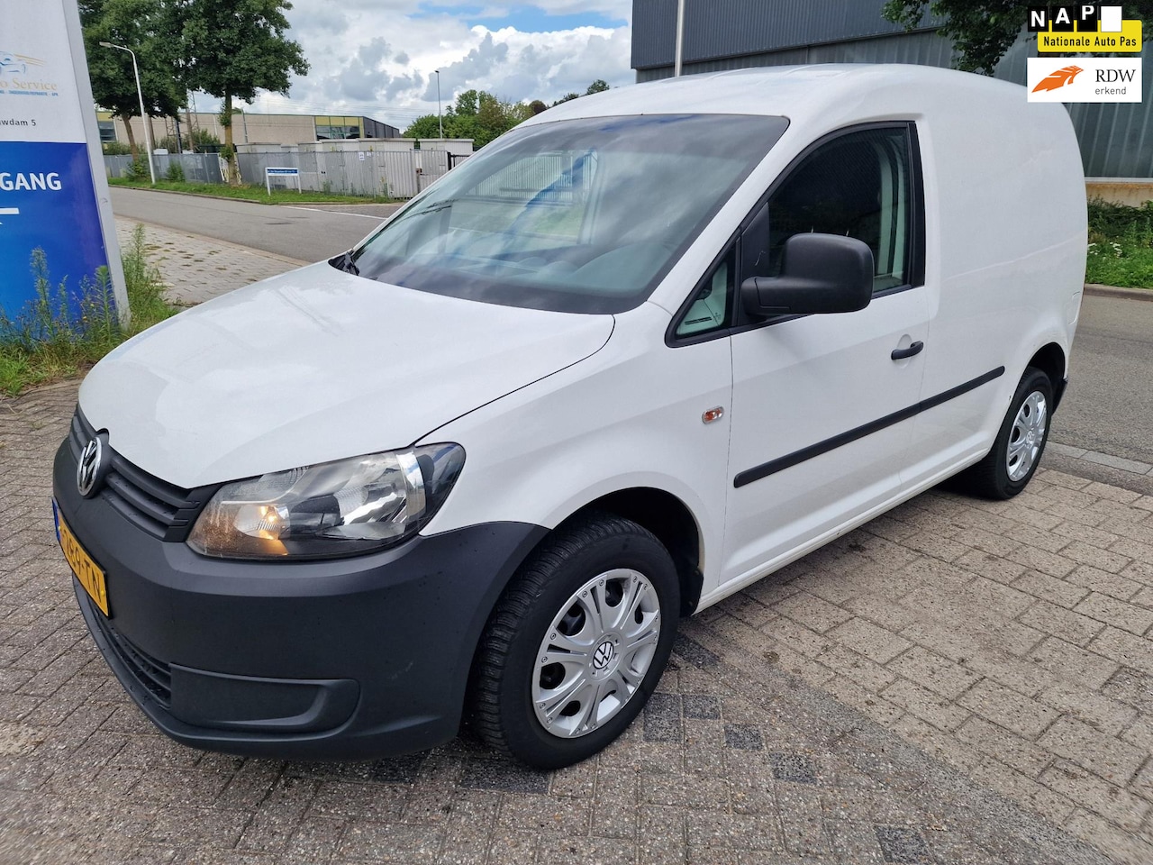Volkswagen Caddy - 1.6 TDI 1.6 TDI, Apk, Nap, Goed rijdend, Inruil mogelijk. - AutoWereld.nl