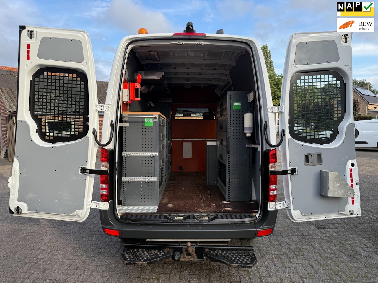 Mercedes-Benz Sprinter - 314 2.2 CDI L2H2 servicebus 230v victron - standkachel - bott inrichting - AutoWereld.nl