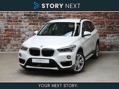BMW X1 - sDrive20i Executive Sport Line Automaat / Trekhaak / Parkeersensoren / Navigatiesysteem /