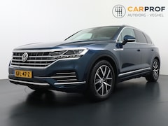 Volkswagen Touareg - 3.0 TSI Elegance Trekhaak | Pano | Camera | Navigatie|